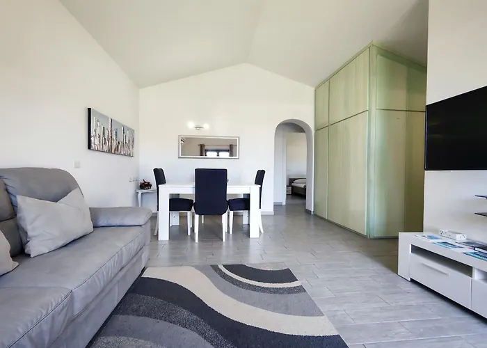 Domus Deiana Apartman *